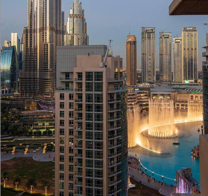 First Class 2Br With Full Burj Khalifa And Fountain View 두바이 외부 사진