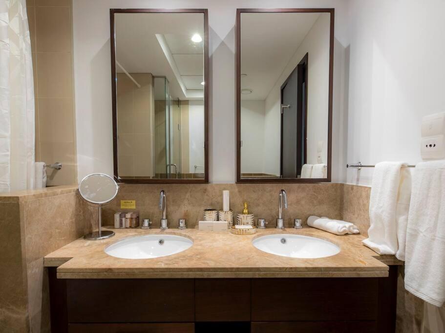 First Class 2Br With Full Burj Khalifa And Fountain View 두바이 외부 사진